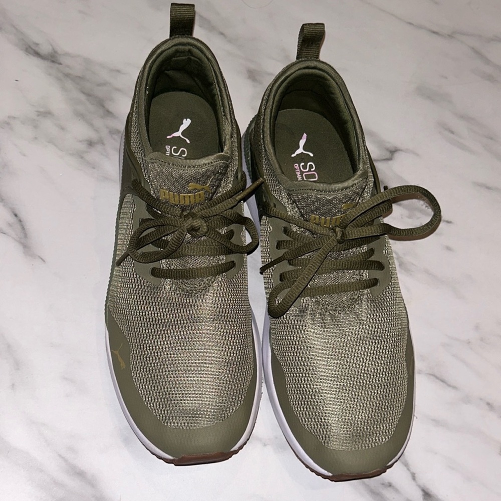 Puma soft foam+ army green tennis shoe